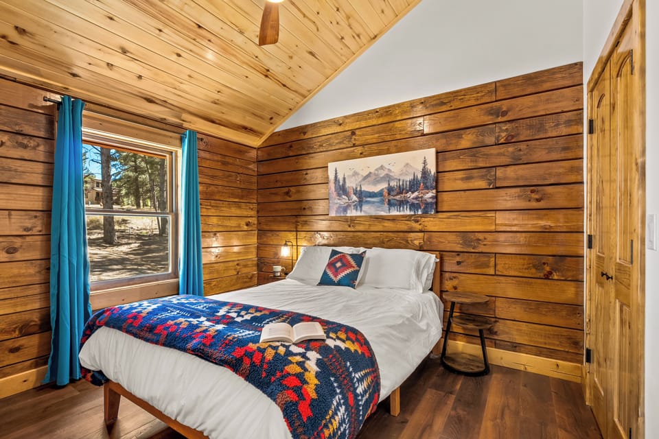 Cozy Queen Retreat! 
