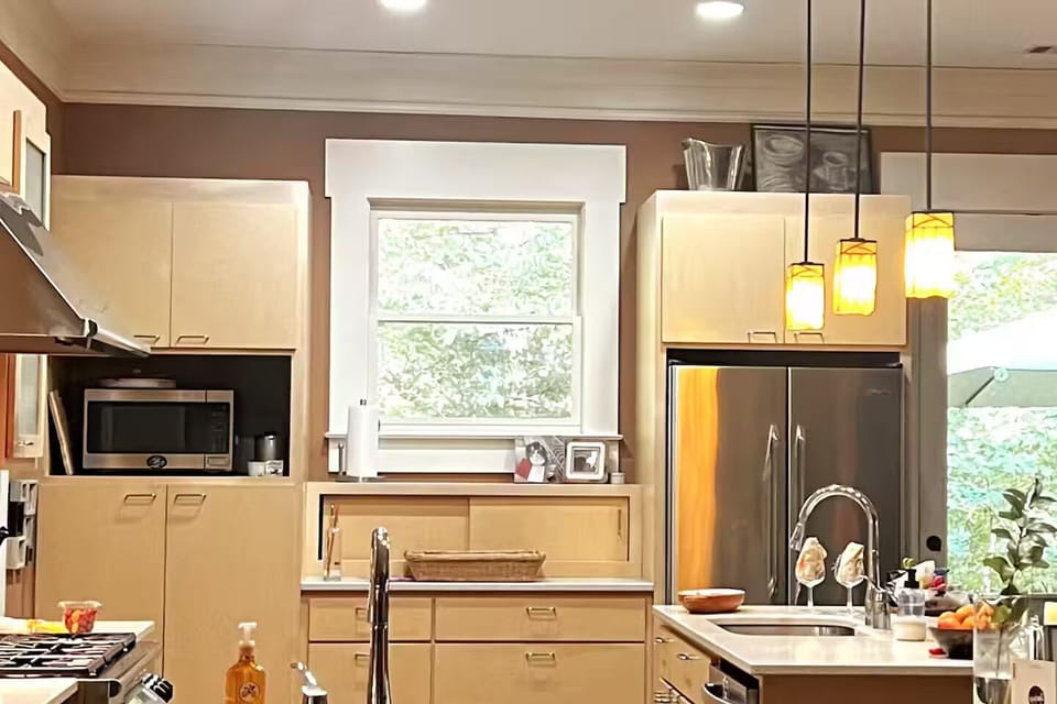 Main kitchen - fully stocked