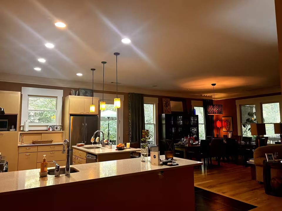 Open kitchen and flexible dining space 