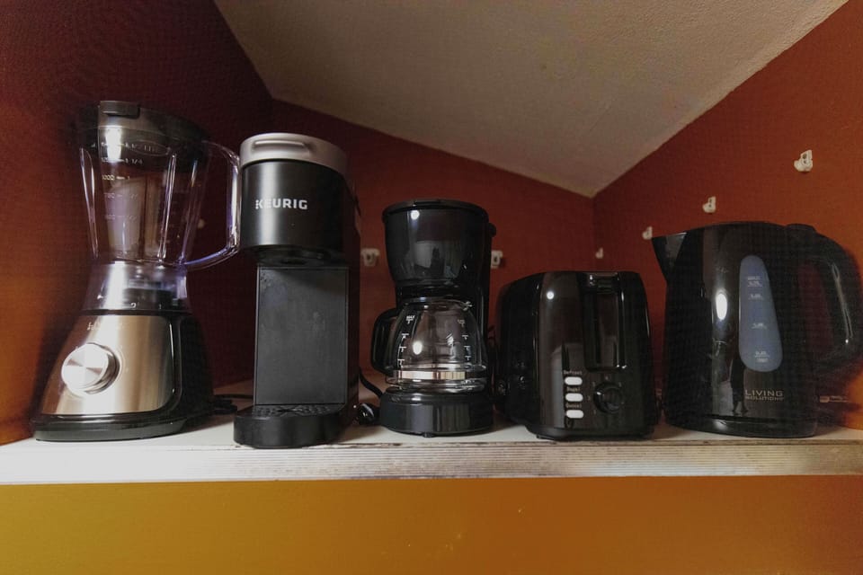 Keurig, Mr. Coffee, blender, toaster, & tea kettle