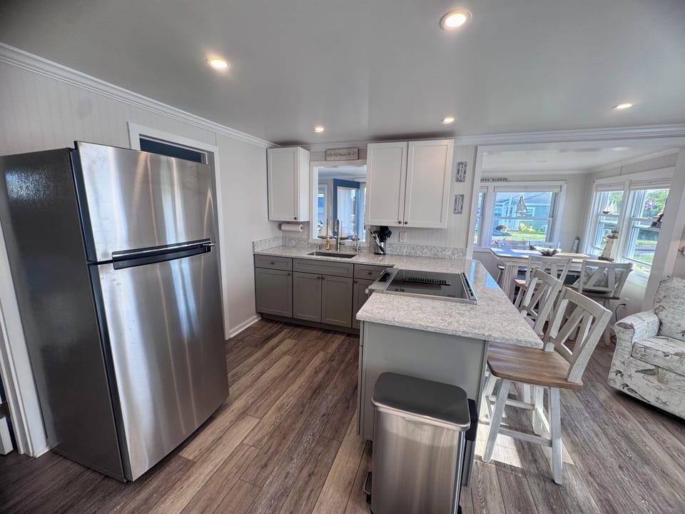 Kitchen/Sunroom