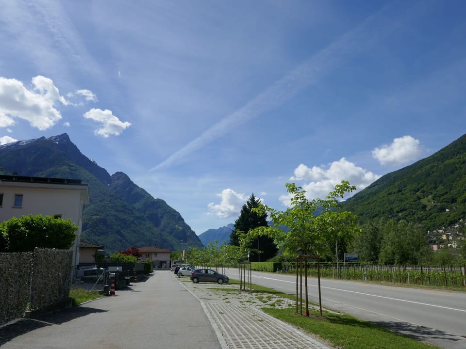 Mountain, Sky, Mountainous Landforms, Hill, Road Surface, Mountain Range, Highland, Hill Station, Cloud, Asphalt