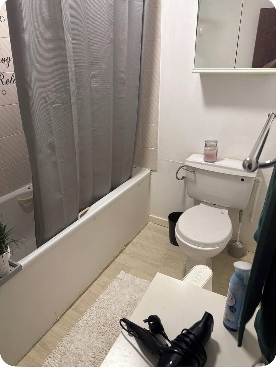 Full bathroom