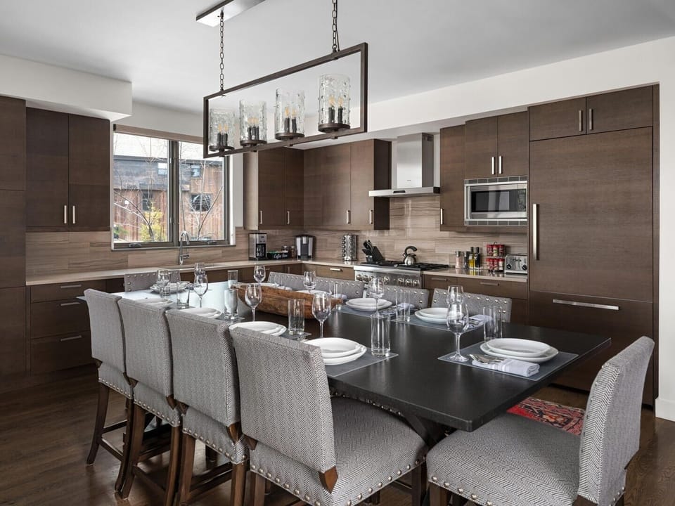 Indoors, Architecture, Building, Dining Room, Dining Table