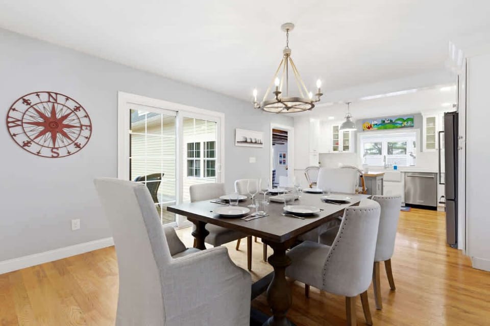 Make mealtime memories together at the dining table, seating 6​