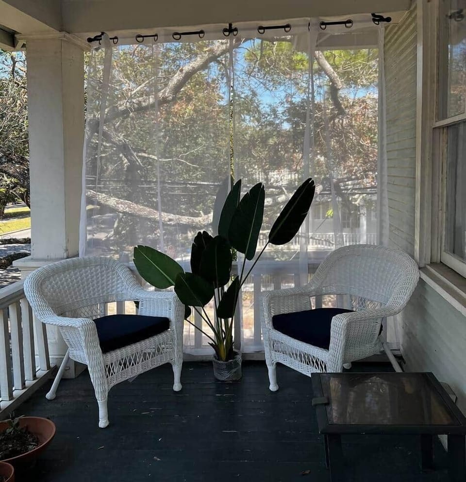 Outdoor Porch 