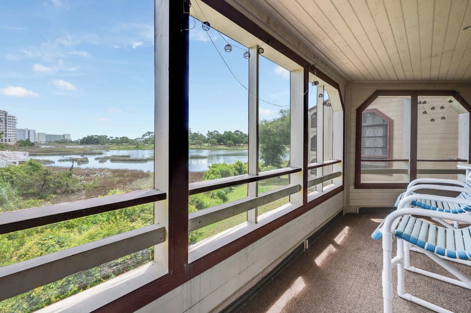 Balcony Views You’ll Love 🌅


