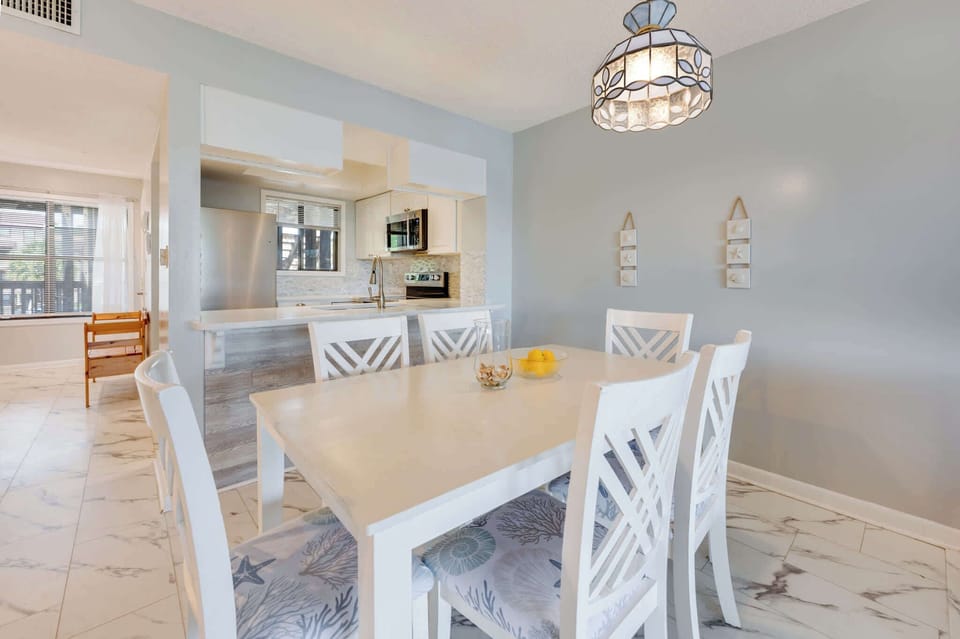 Dining Area for Family Meals 🍽️
