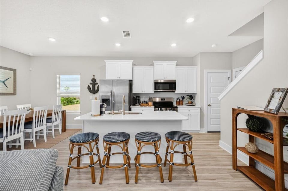 Breakfast Bar Area 