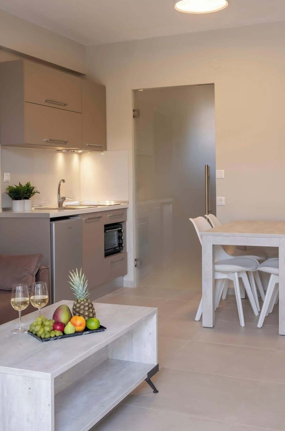 Fully equipped kitchenette for comfortable long or short stays
