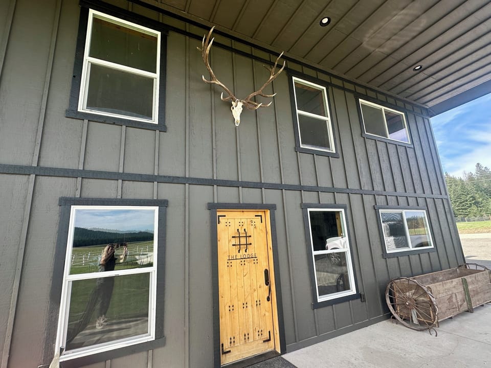 Front entrance to The Lodge at Blanchard Valley Ranch
