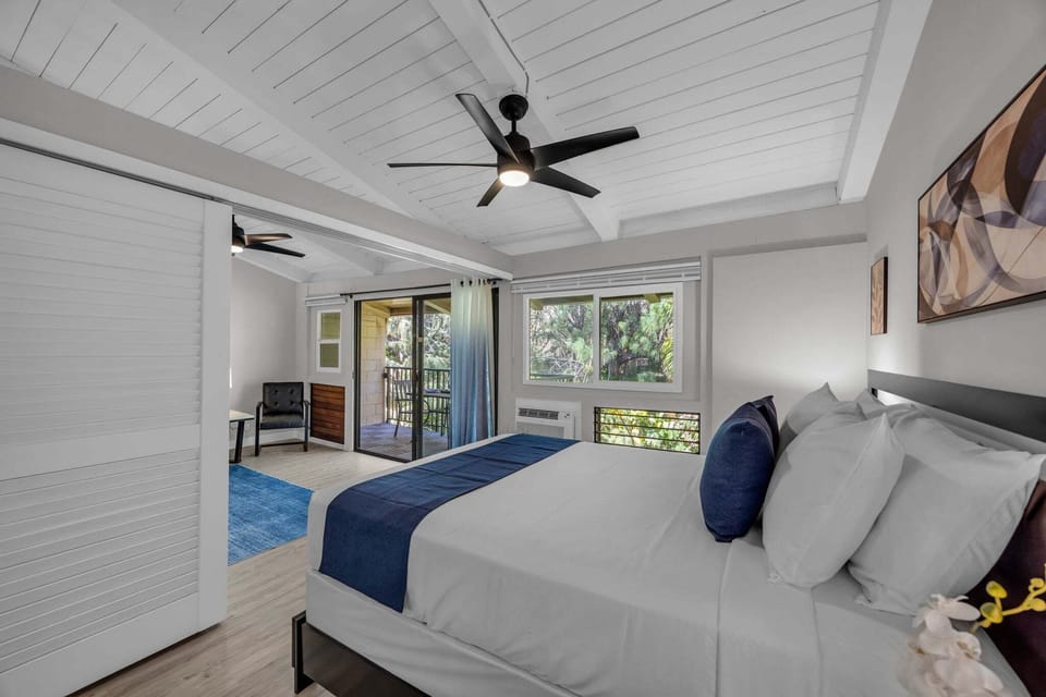 Wake up refreshed in this beautifully updated island retreat.