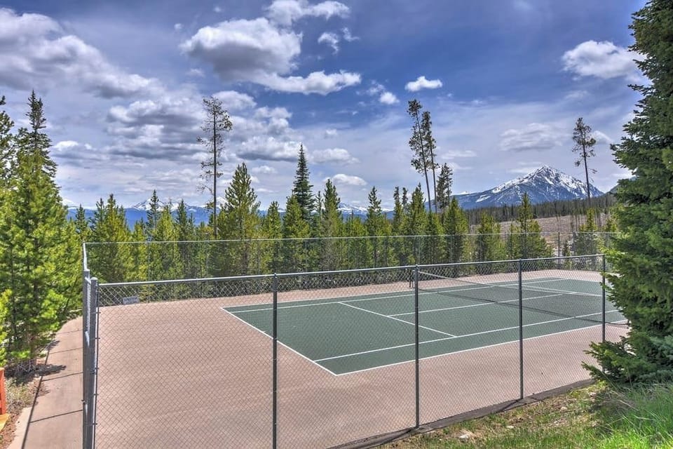 Sport court
