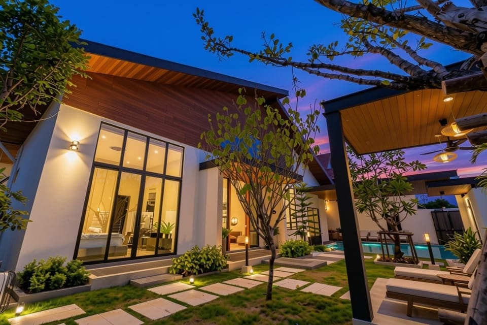 Ruby Luxury Villa, 4 Bed Private Pool Paradise (10968)