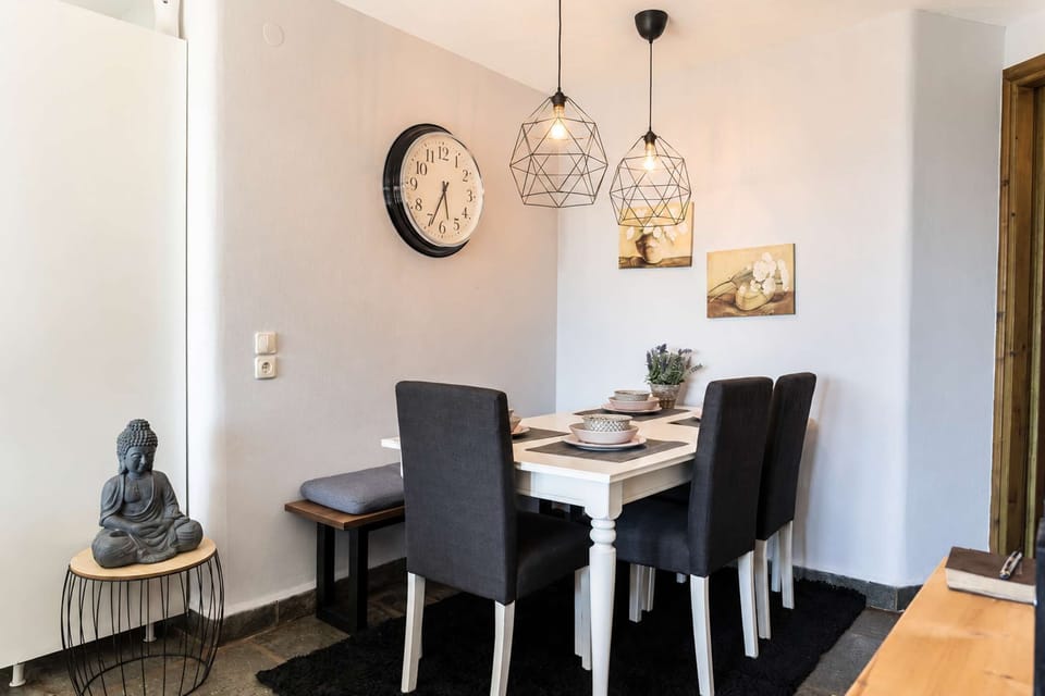 Dinner feels relaxed and unhurried here, with warm lighting and a calm countryside atmosphere carrying through the space.