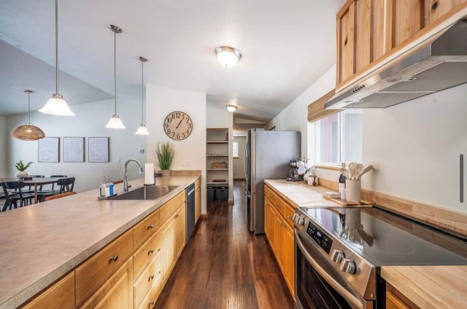 beautiful open floor plan for island seating and easy access in and out of the kitchen. 
