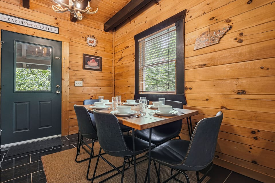Dining table seats 6 for meals together