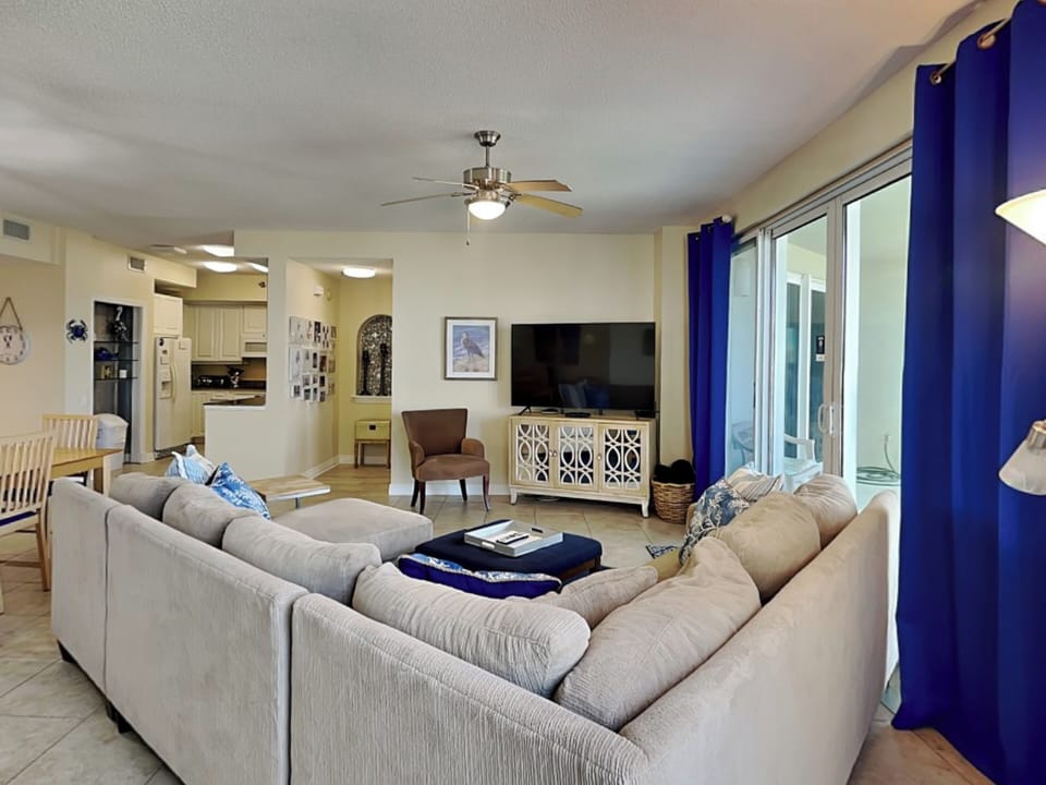 Living Area - Smart TV