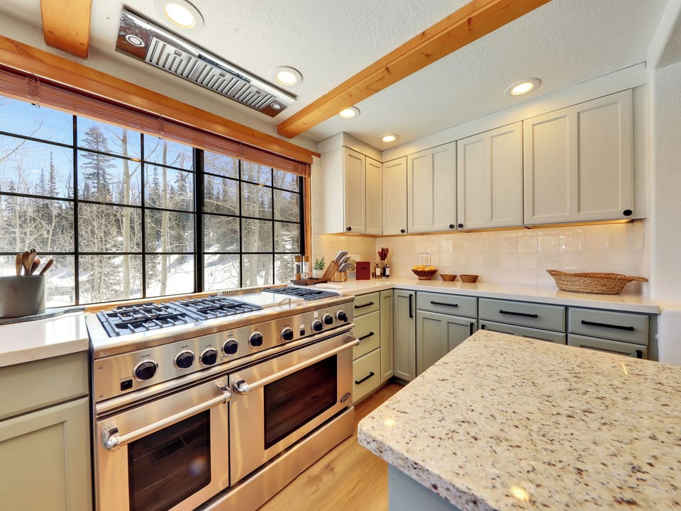 Gourmet cooktop for the discriminating chef...did we mention that view?