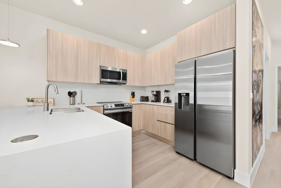 Kitchen or kitchenette