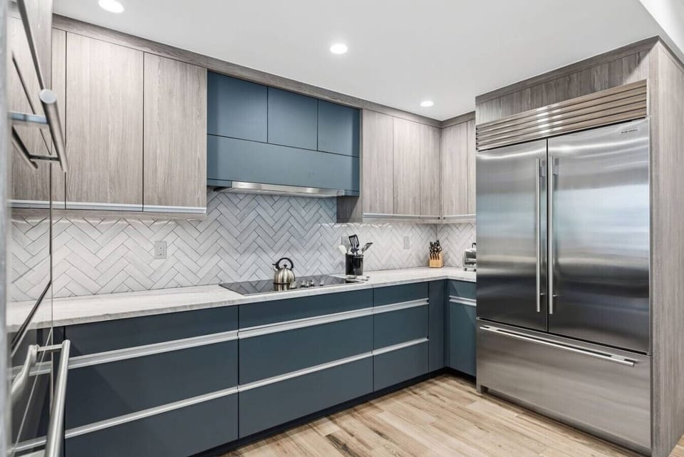 High end kitchen with bar seating