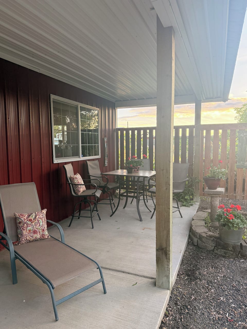 Outdoor dining
