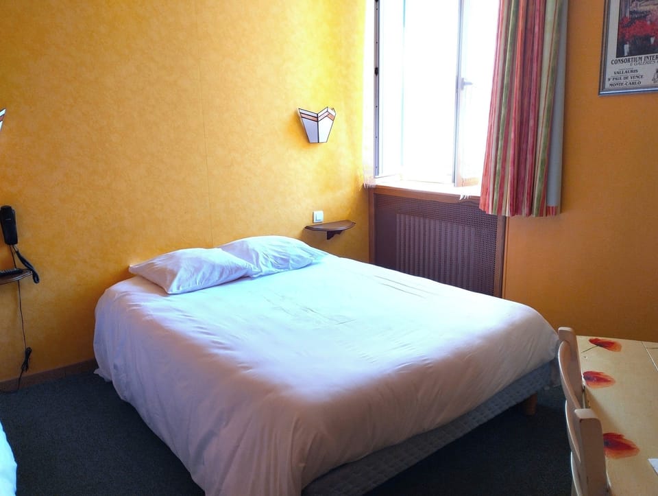 Bedroom. Interior and views may vary based on location and availability.
