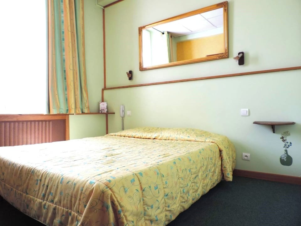 Bedroom. Interior and views may vary based on location and availability.