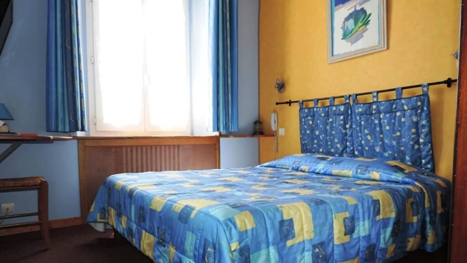 Bedroom. Interior and views may vary based on location and availability.