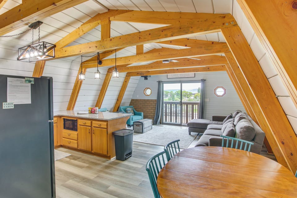 Kitchen & Dining Area | 2nd Floor