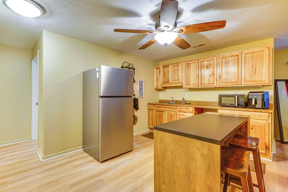 Breakfast Bar | Kitchen