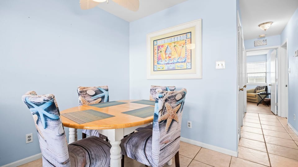 Sea Breeze 317 - Dining area with seating for four