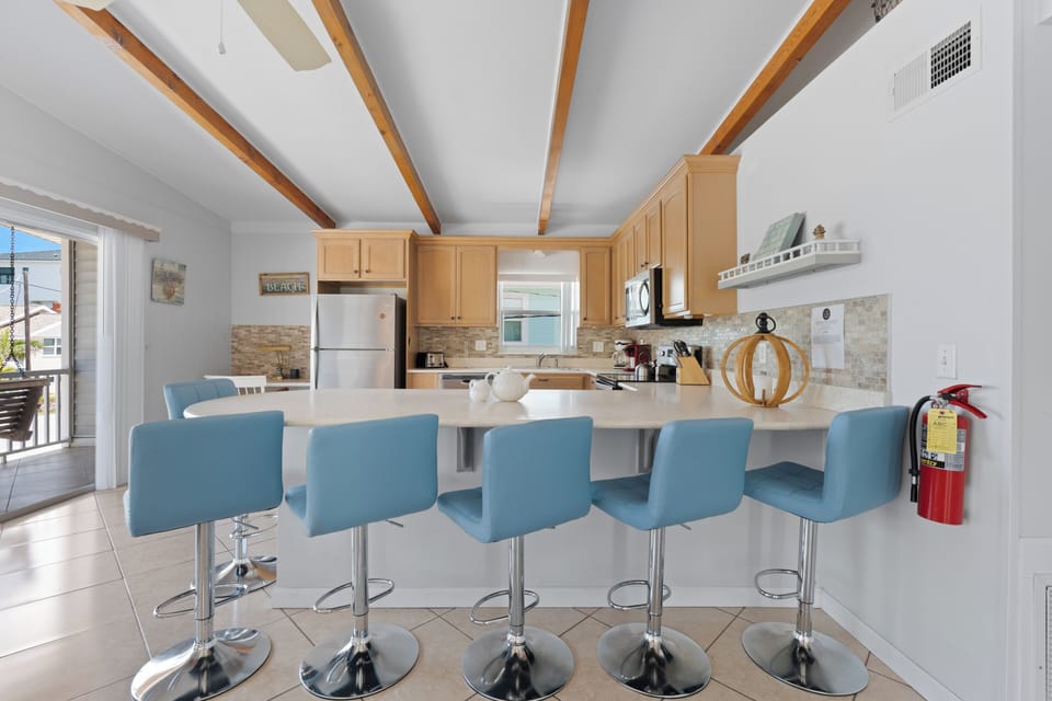 Lots of seating for all your family get togethers!