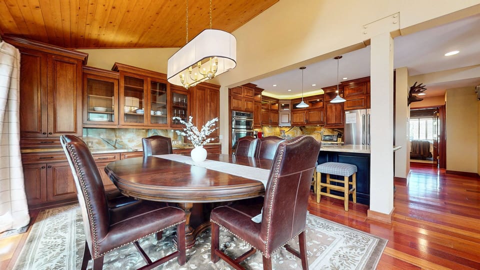 Dining Room, Dining Table, Furniture, Indoors, Table