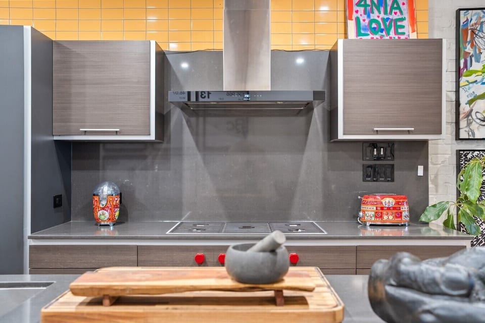 Kitchen: Bright and modern with stylish decor, perfect for culinary adventures!