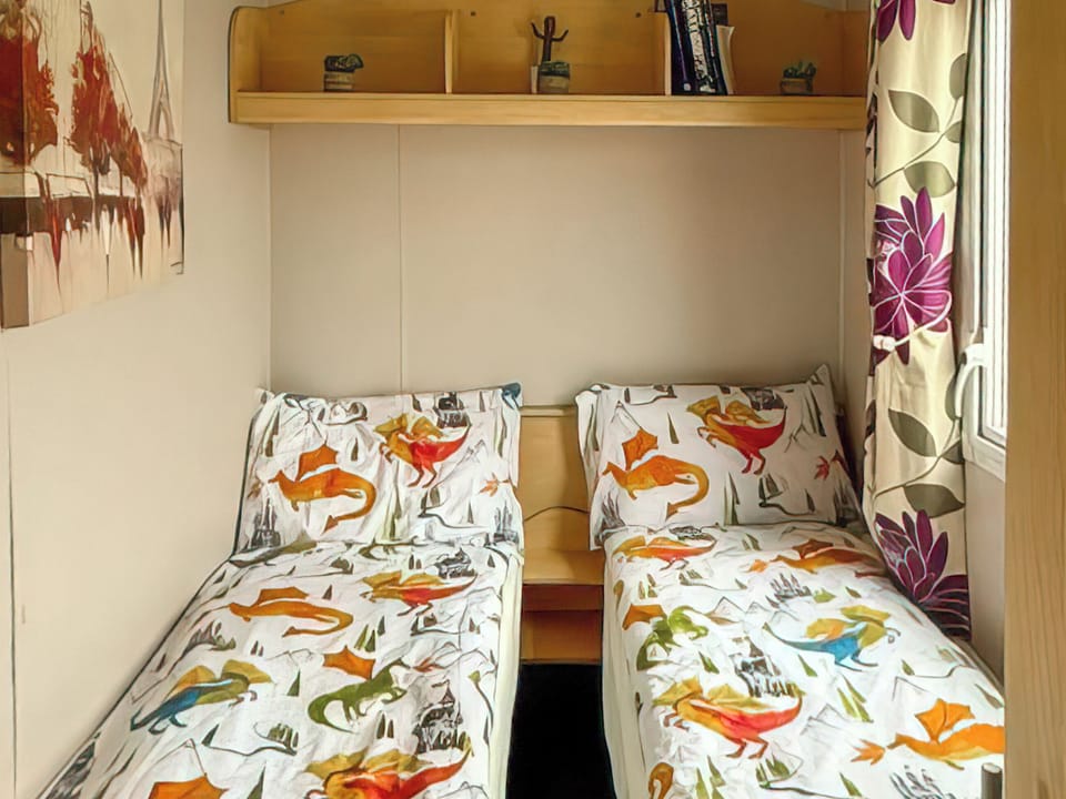Twin bedroom | 67 Golden Sands - Golden Sands, Towyn