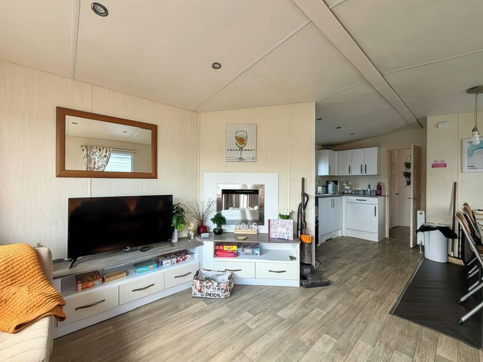 Open plan living space | 10 Winkups, Towyn