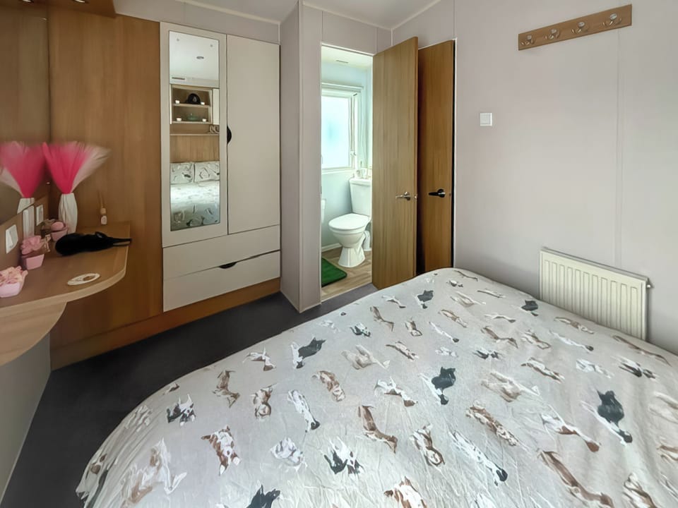Double bedroom | 53 Winkups, Towyn