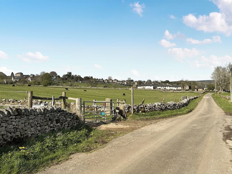 Surrounding area | Mawstone Mine Cottage, Youlgrave