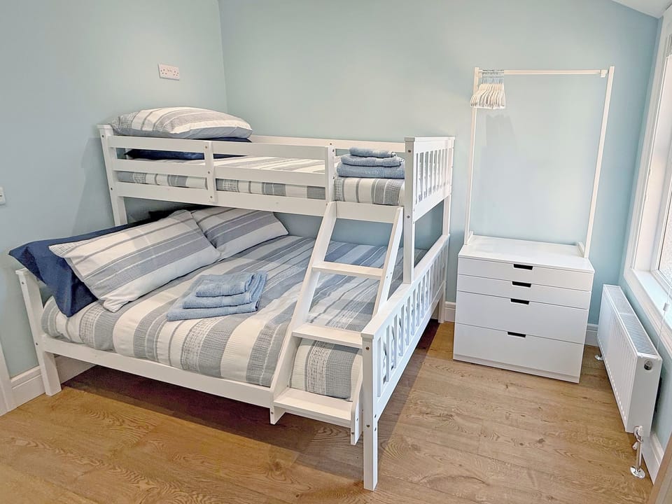 Bunk bedroom | Pigeon Loft, Newbiggin-by-the-sea
