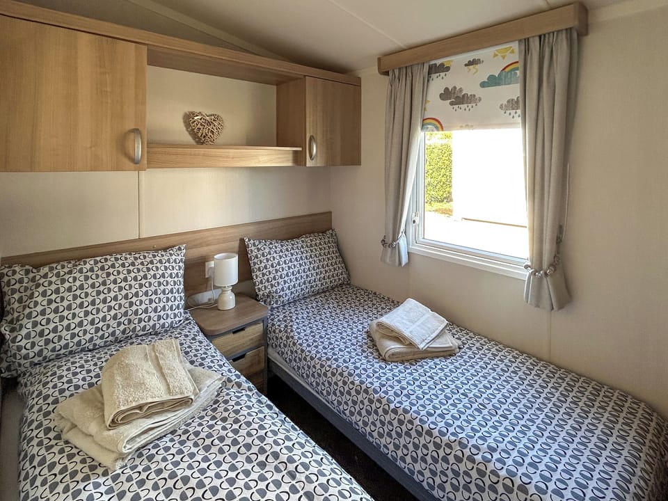 Twin bedroom | Hamilton Unit 145, Eyemouth