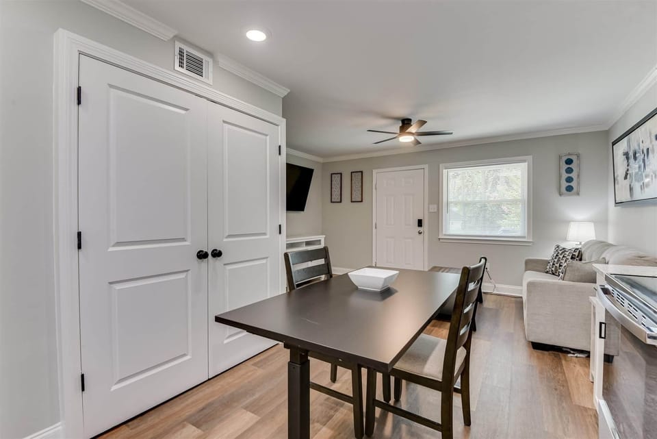 6 Kitchen