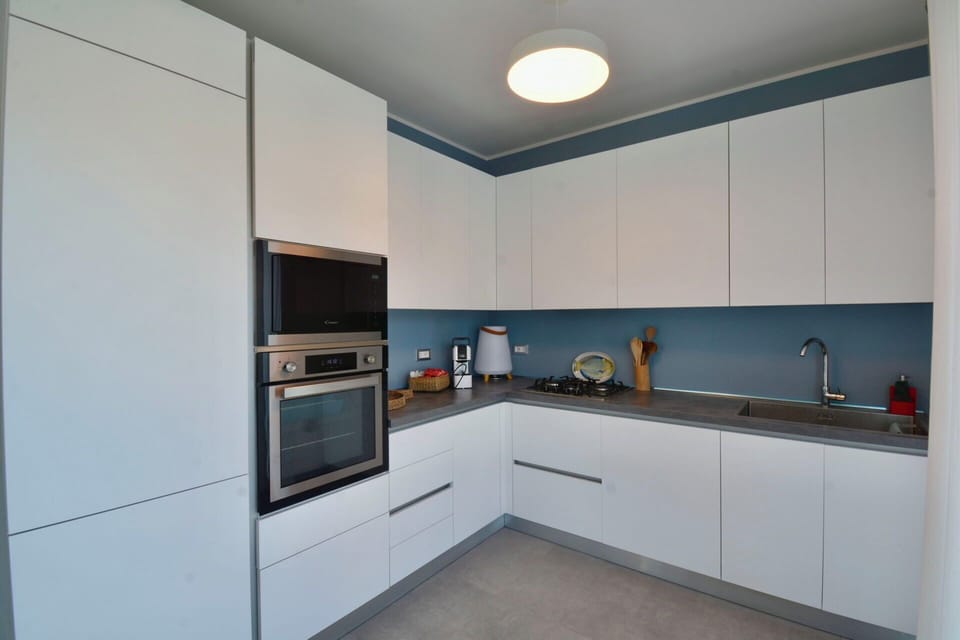 Autumn, Kitchen, Living Room, Spring, Summer