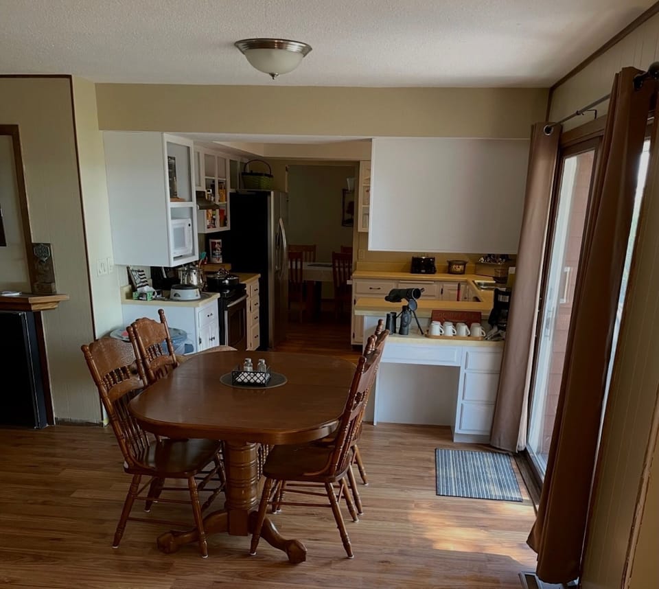 Dining room 1 + kitchen