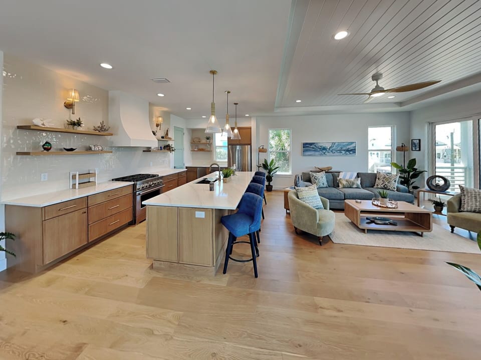 Living Room Connecting to the Kitchen
