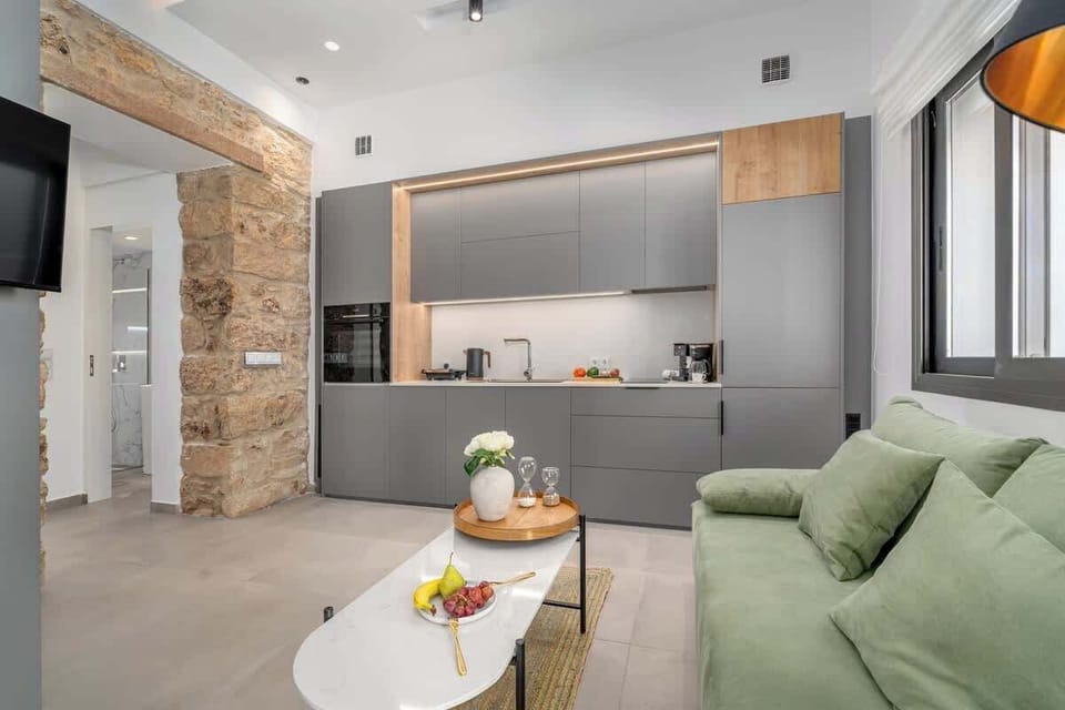 Elegant Open-Plan Lounge and Kitchen Space