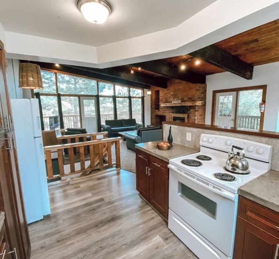 Fully renovated,  well equipped kitchen 