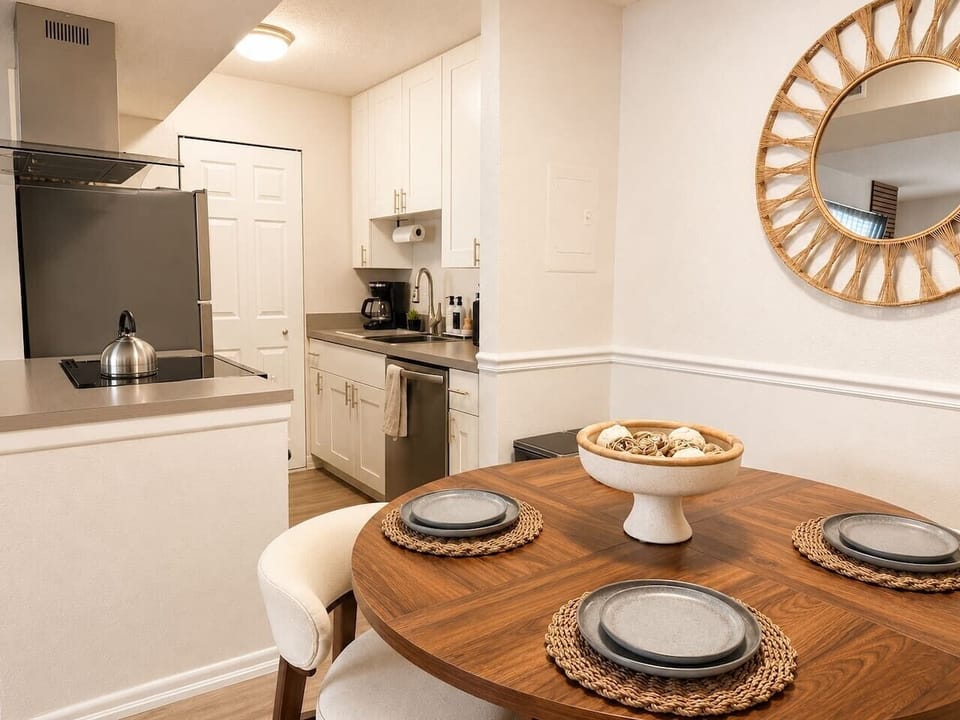 Cook, dine, and feel right at home.