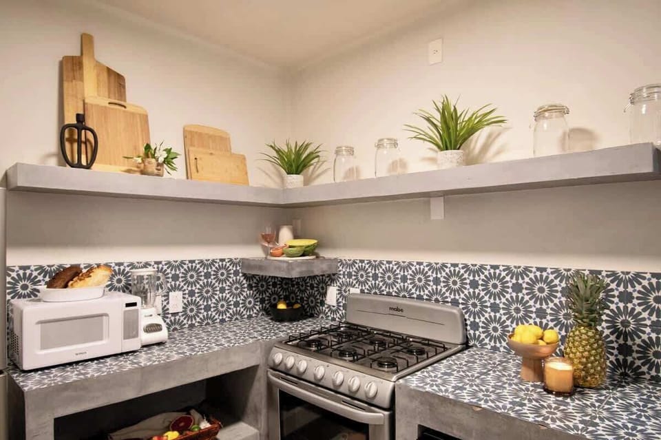 The fully equipped kitchen makes it easy to prepare breakfast before exploring the city, enjoy late-night snacks, or cook together between unforgettable days in Mexico City.