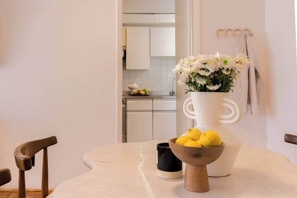 Delight in the pleasure of dining in our comfortable and inviting dining area. Experience the serene ambiance, enhanced by warm lighting, as you savor delicious meals and create cherished memories. 
